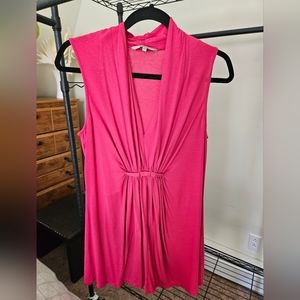 V neck sleeveless tunic top in beautiful raspberry color, size M